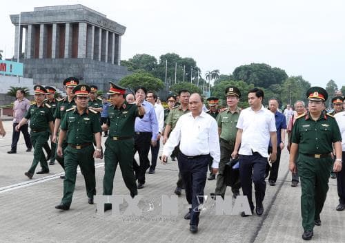 Thủ tướng Nguyễn Xuân Phúc làm việc với Ban Quản lý Lăng Chủ tịch Hồ Chí Minh