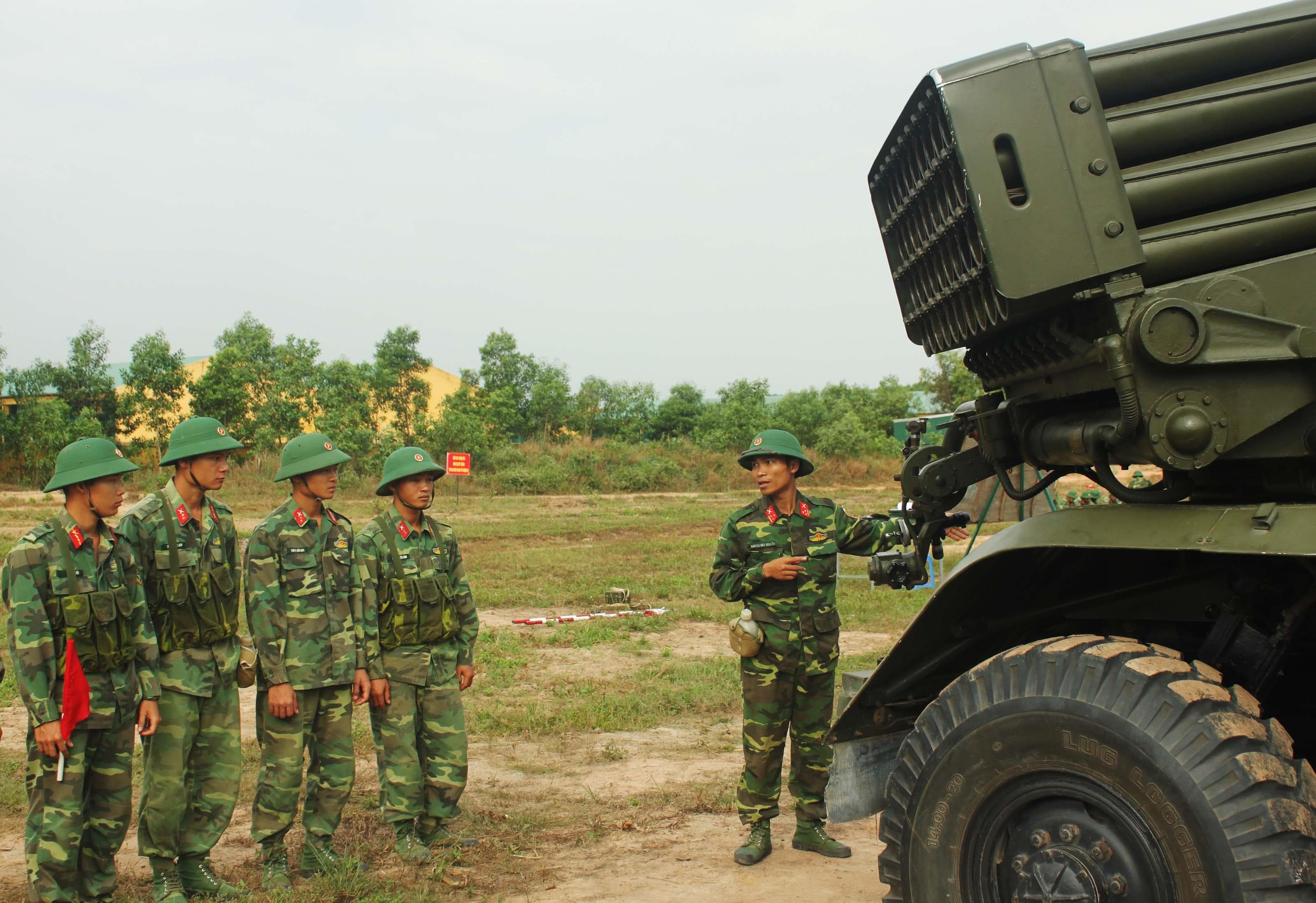Lấy thực tiễn để rèn cán bộ