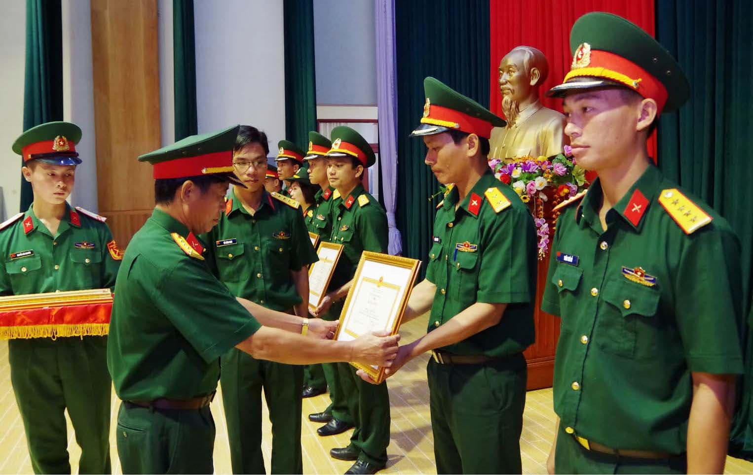 Sĩ quan trẻ Binh đoàn 16 rèn đức, luyện tài, xứng danh Bộ đội Cụ Hồ
