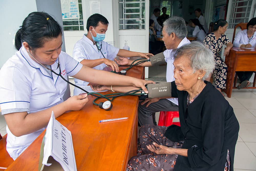 An Giang: Gần 80 hộ dân được khám bệnh, cấp thuốc và tặng quà miễn phí