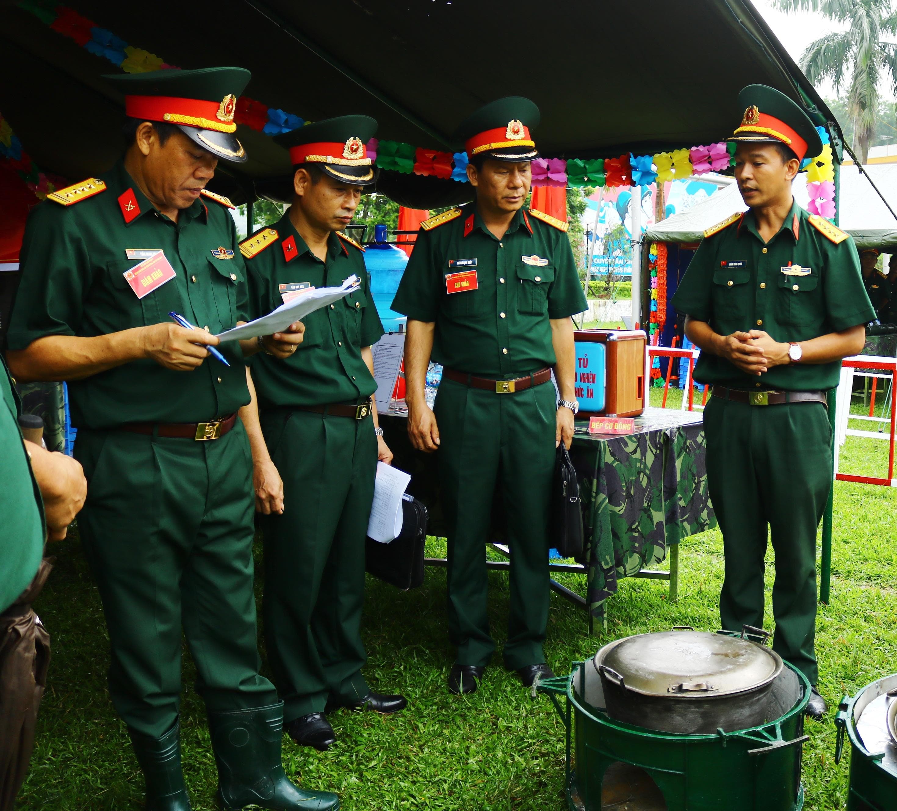 Bếp đa năng của “bộ đội chín lăm”