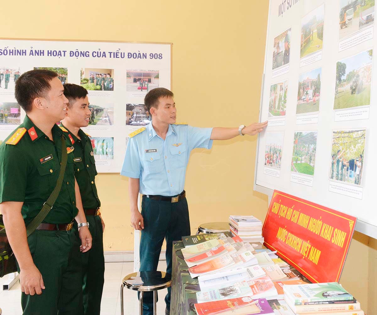 Lữ đoàn 96 (Binh chủng Pháo binh) và Lữ đoàn 87 (Binh chủng Hóa học) kỷ niệm 10 năm Ngày truyền thống