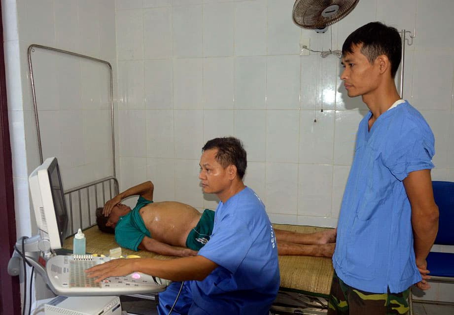 Bệnh xá đảo Song Tử Tây cấp cứu ngư dân bị bệnh