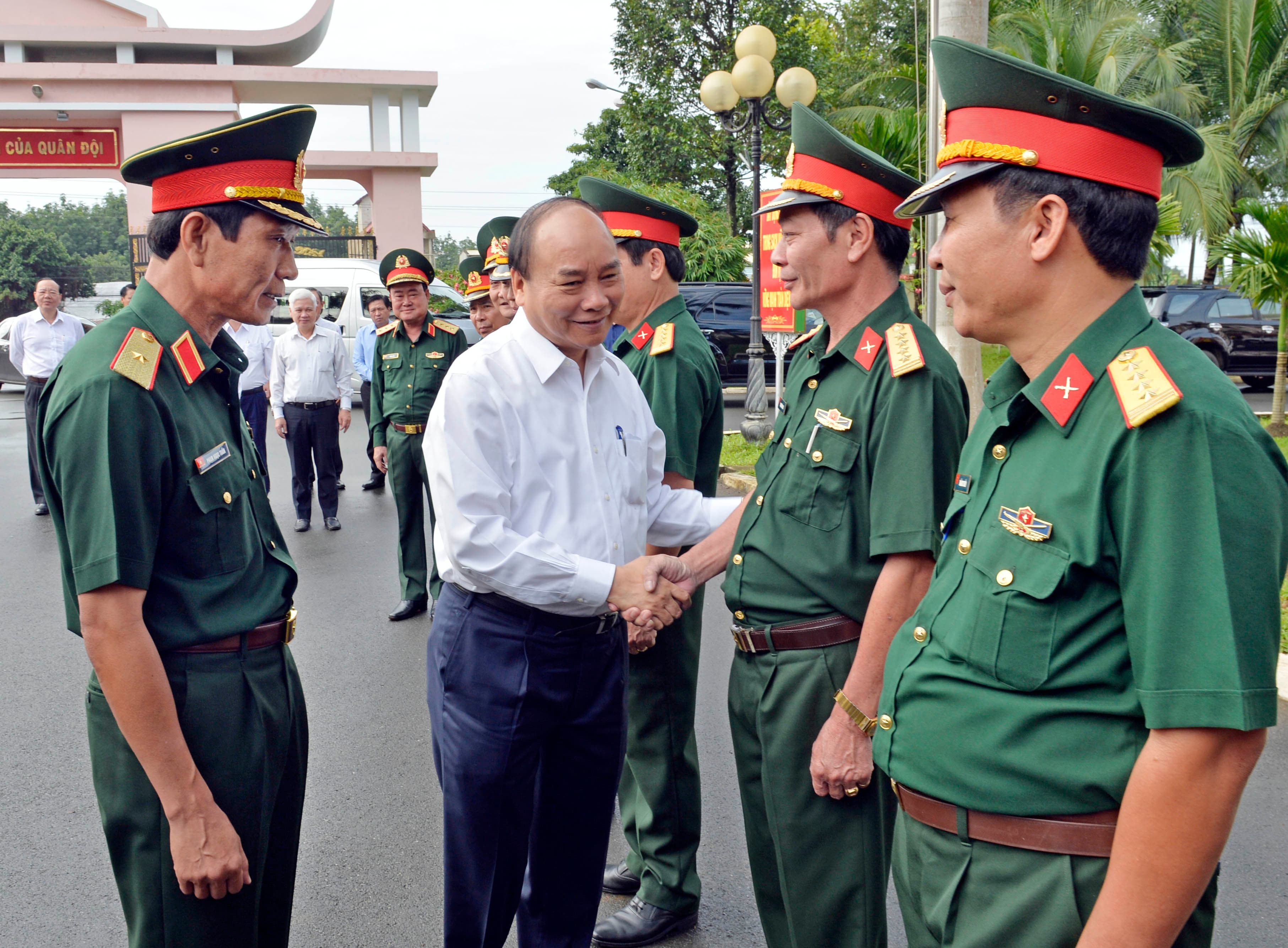 “Binh đoàn 16 cần phát triển kinh tế thành công, quốc phòng an ninh thắng lợi”