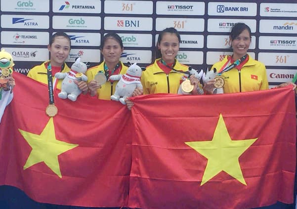 Thưởng nóng các vận động viên đua thuyền giành HCV tại ASIAD 2018