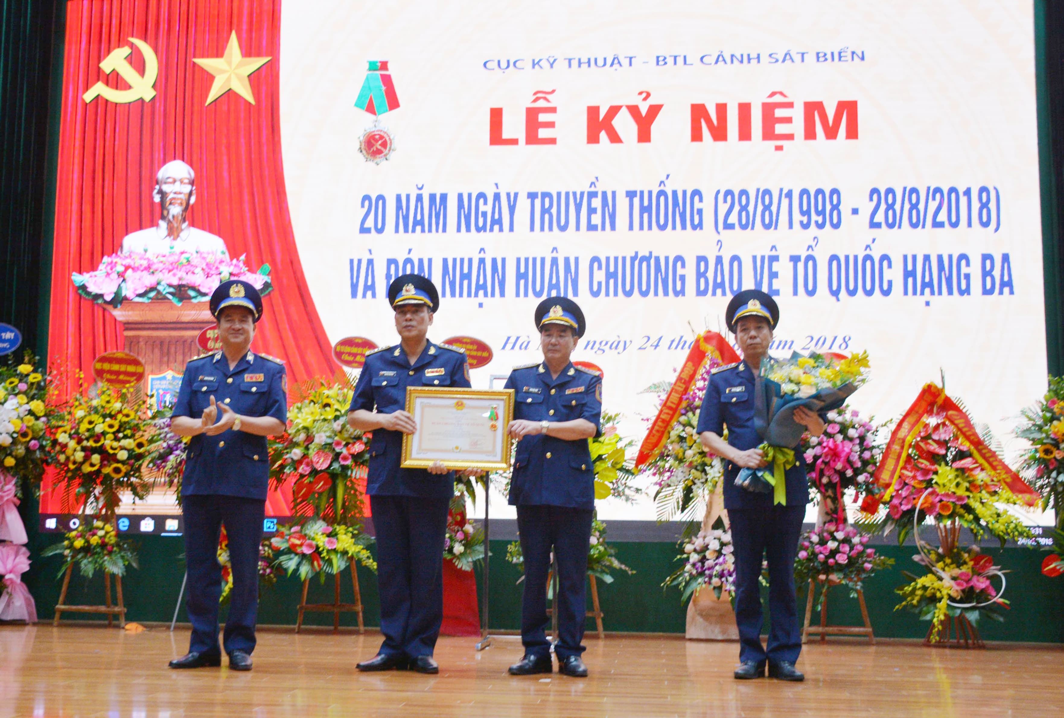 Cục Kỹ thuật – Bộ tư lệnh Cảnh sát biển đón nhận Huân chương Bảo vệ Tổ quốc hạng Ba