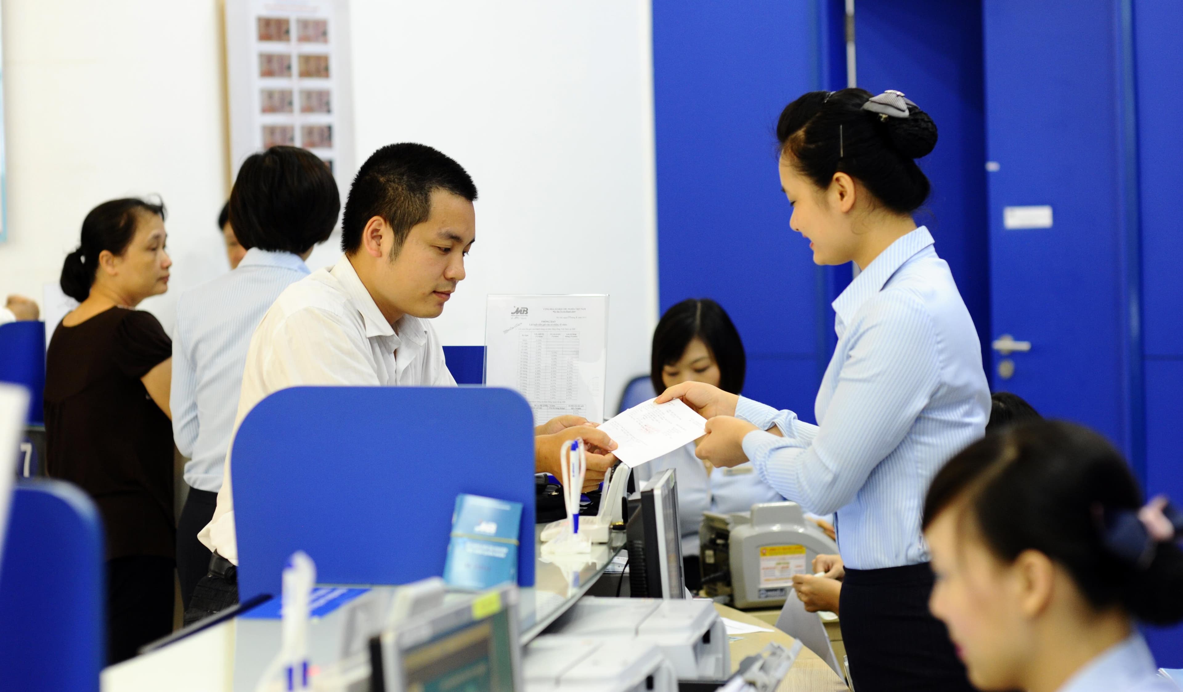 Ngành ngân hàng thích ứng với khoa học công nghệ