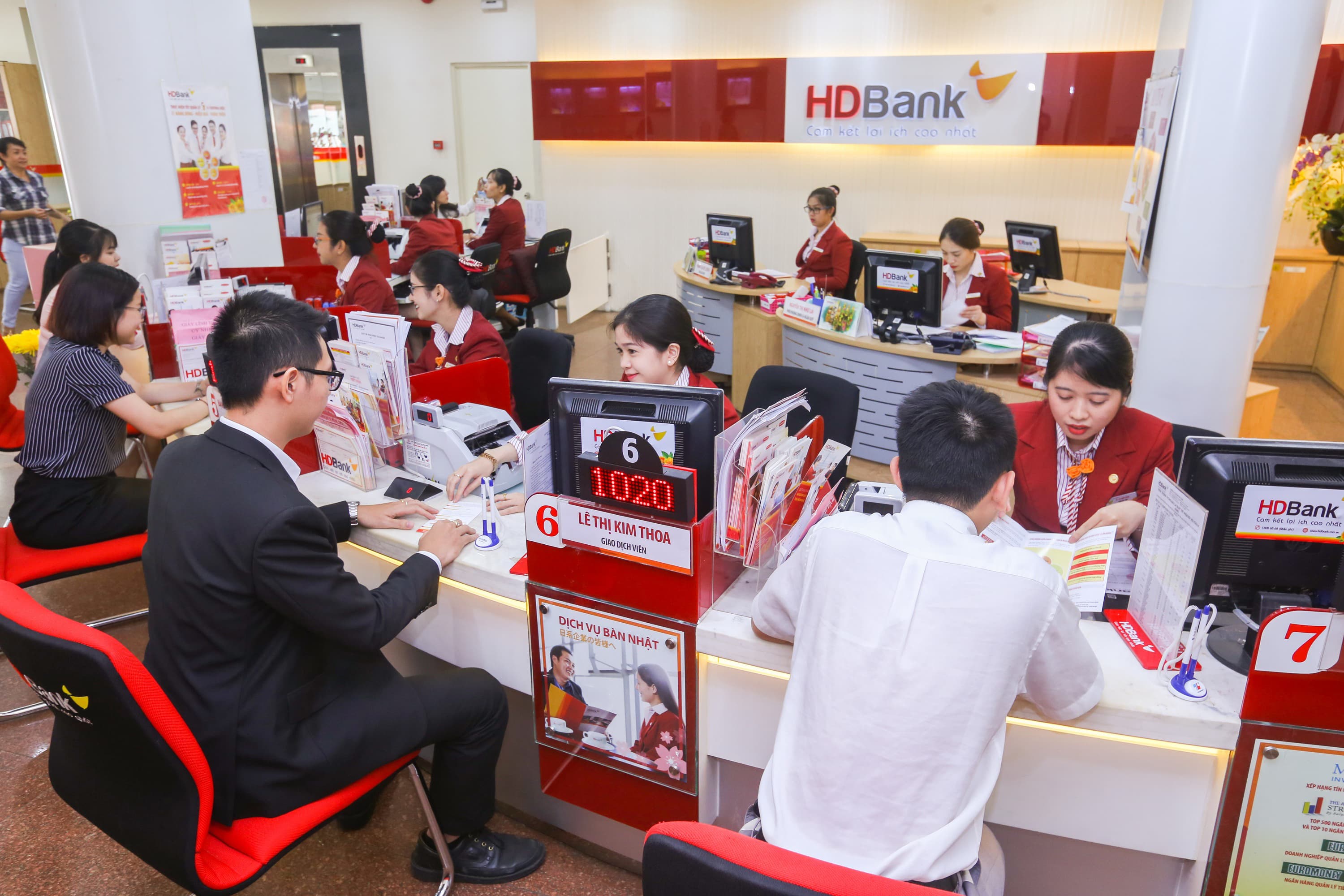 HDBank lọt Top những thương hiệu giá trị nhất Việt Nam