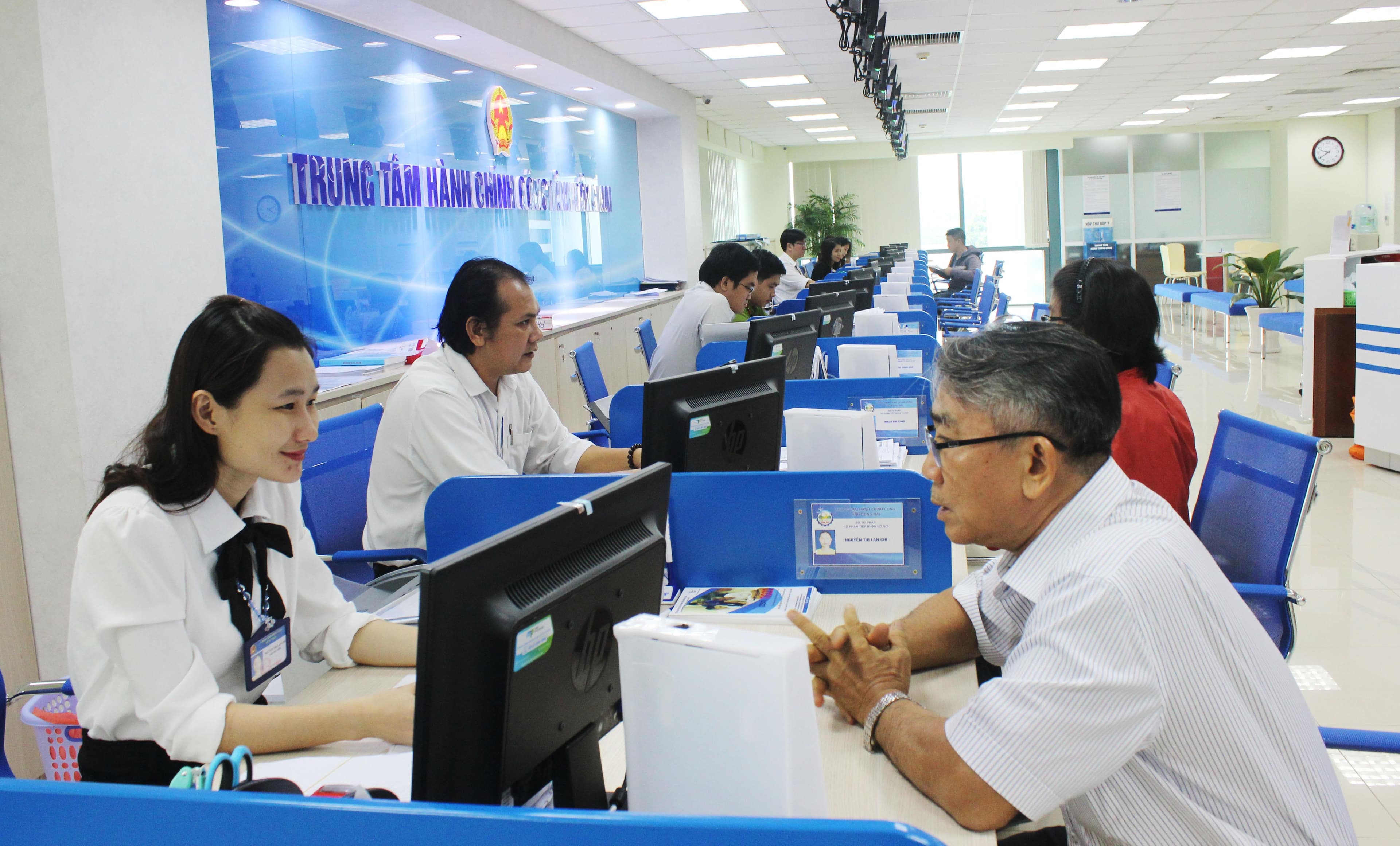 Bước đột phá hướng tới nền hành chính phục vụ