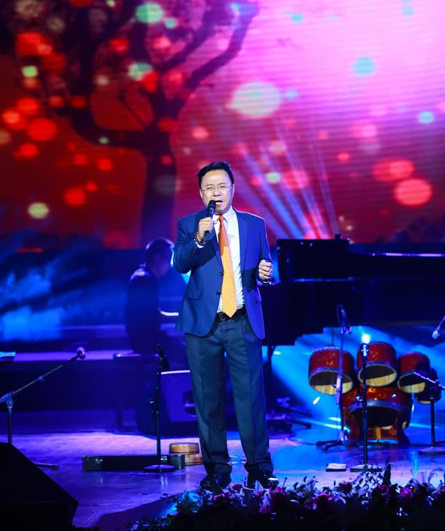 Đêm thơ nhạc Hồng Thanh Quang “Người đàn ông mùa thu”