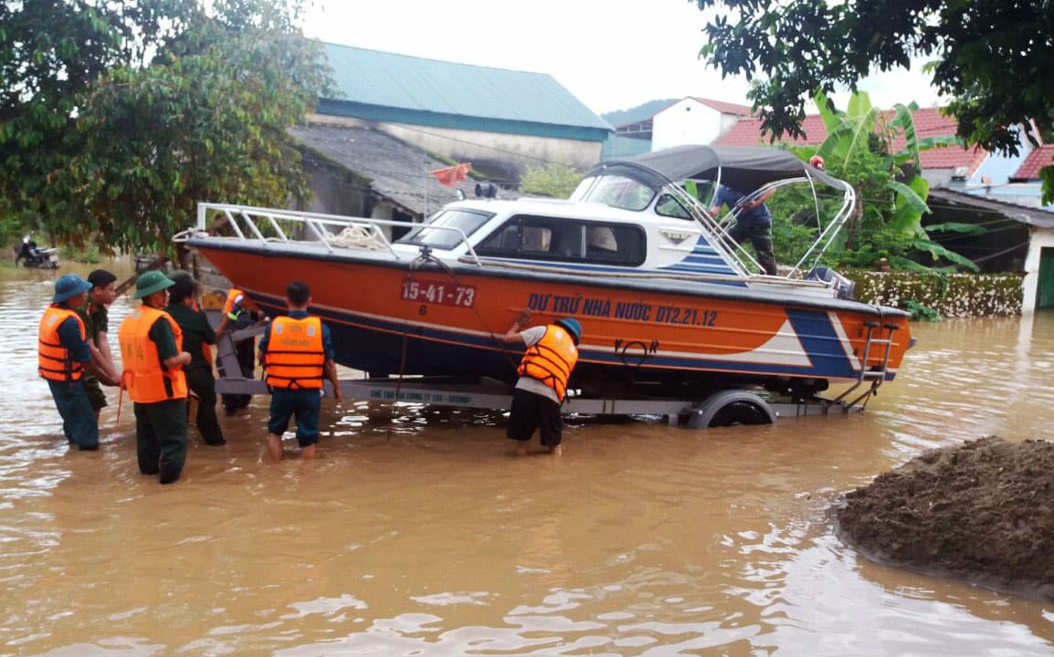 Mưa lũ tại Thanh Hóa: 10.000 hộ dân phải sơ tán, 12 người chết và mất tích