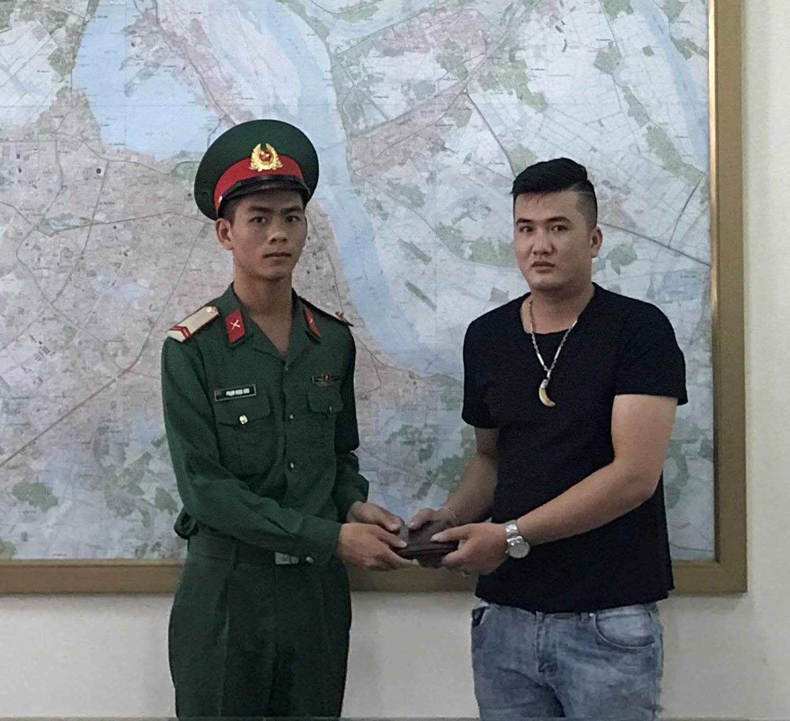 Hành động đẹp của Binh nhất Phạm Ngọc Báu