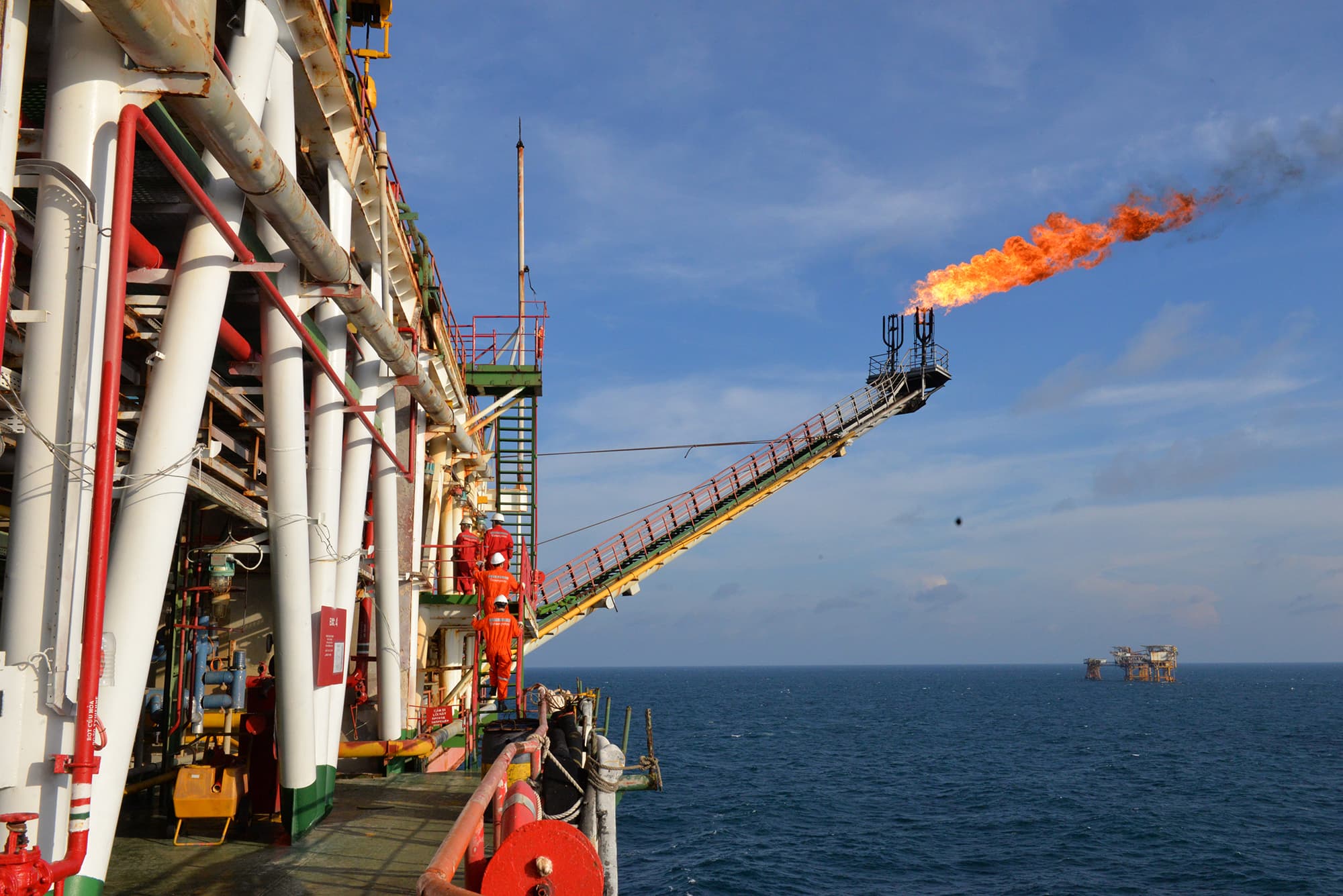 Vietsovpetro đã khai thác được gần 200 triệu tấn dầu từ tầng đá móng mỏ Bạch Hổ