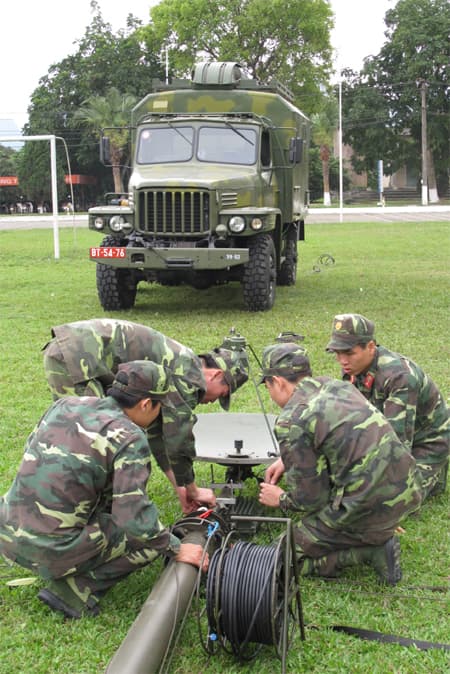 Tạo nền tảng vững chắc xây dựng Binh chủng Thông tin liên lạc tiến thẳng lên hiện đại