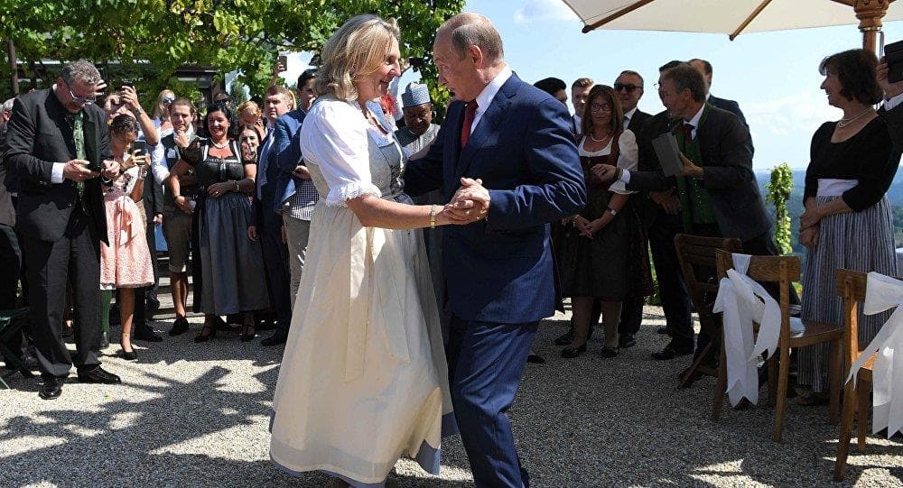 Tổng thống Putin được yêu mến ở các nước phương Tây
