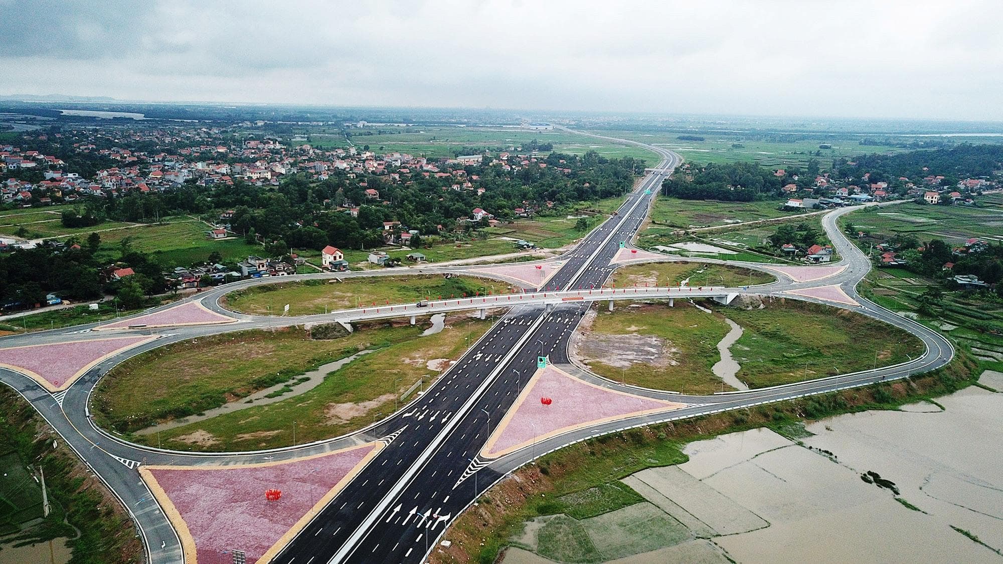 Tạo đột phá về phát triển hạ tầng giao thông