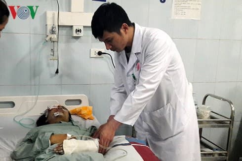 Cử bác sĩ lên Lai Châu cứu chữa nạn nhân vụ tai nạn thảm khốc