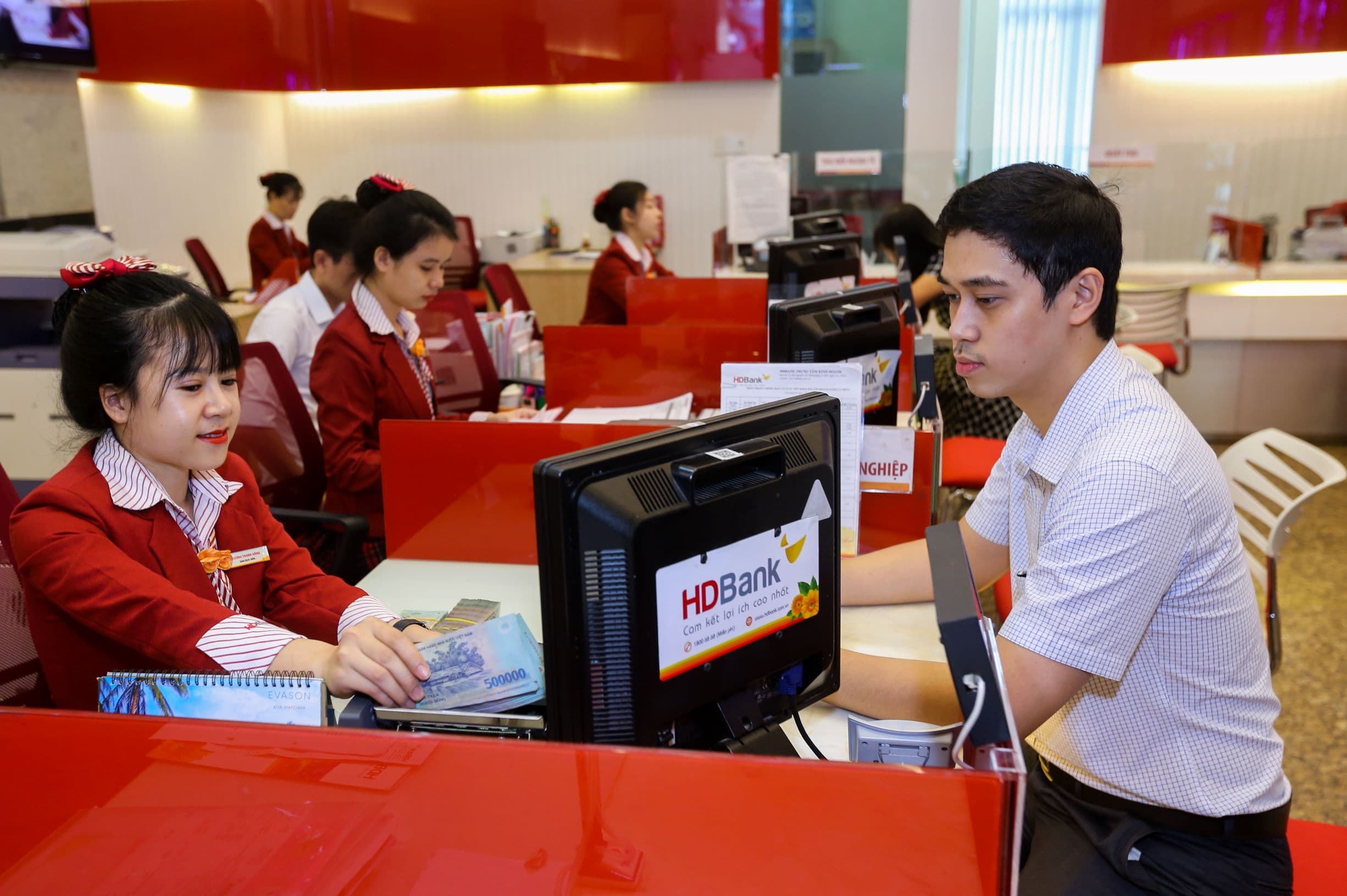 HDBank triển khai gói “Trọn gói Combo, vô tư giao dịch”