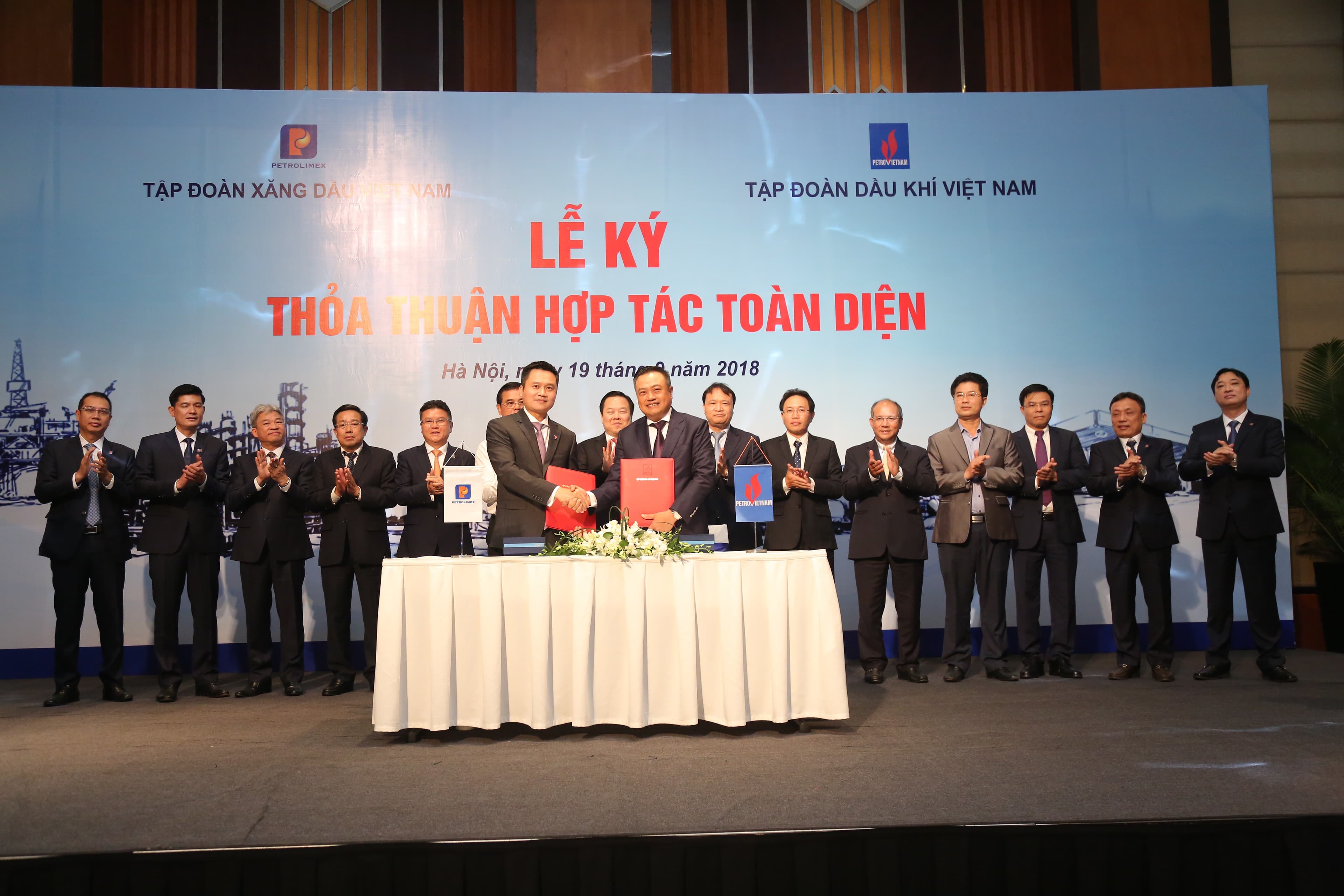 Petrovietnam và Petrolimex ký thỏa thuận hợp tác toàn diện