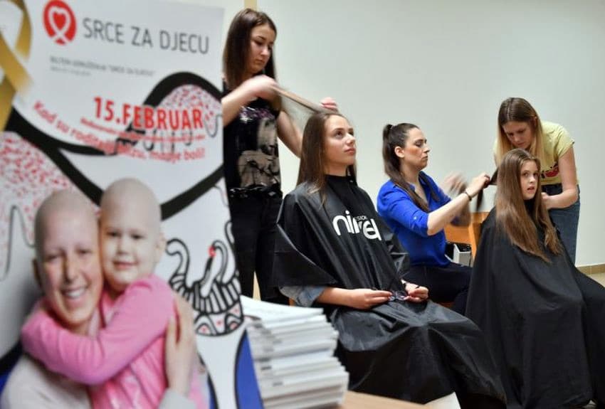 “Tóc của tôi, tóc của bạn”- chiến dịch vì bệnh nhi ung thư ở Bosnia