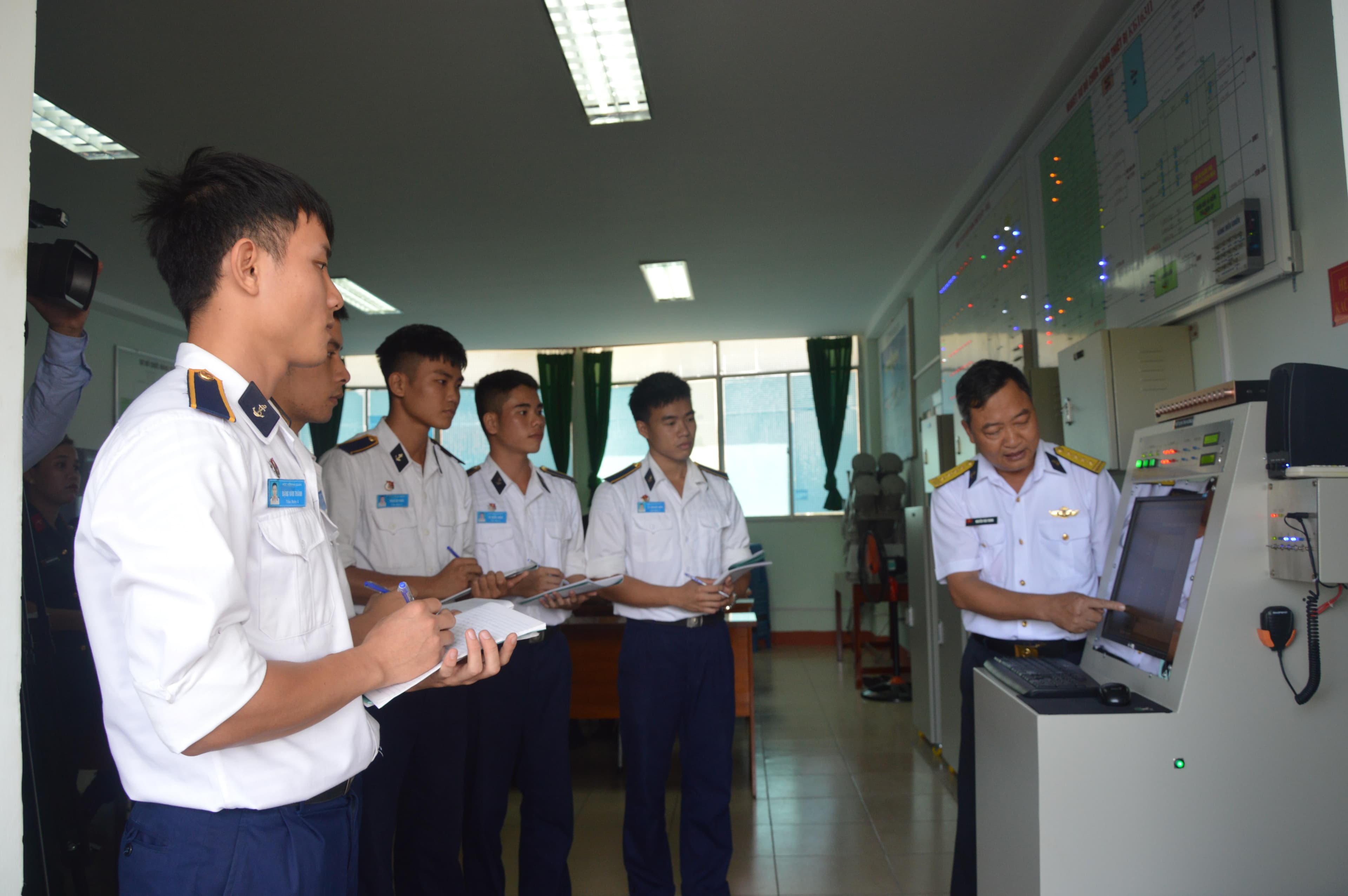 Đột phá thi đua theo "chuẩn đầu ra"