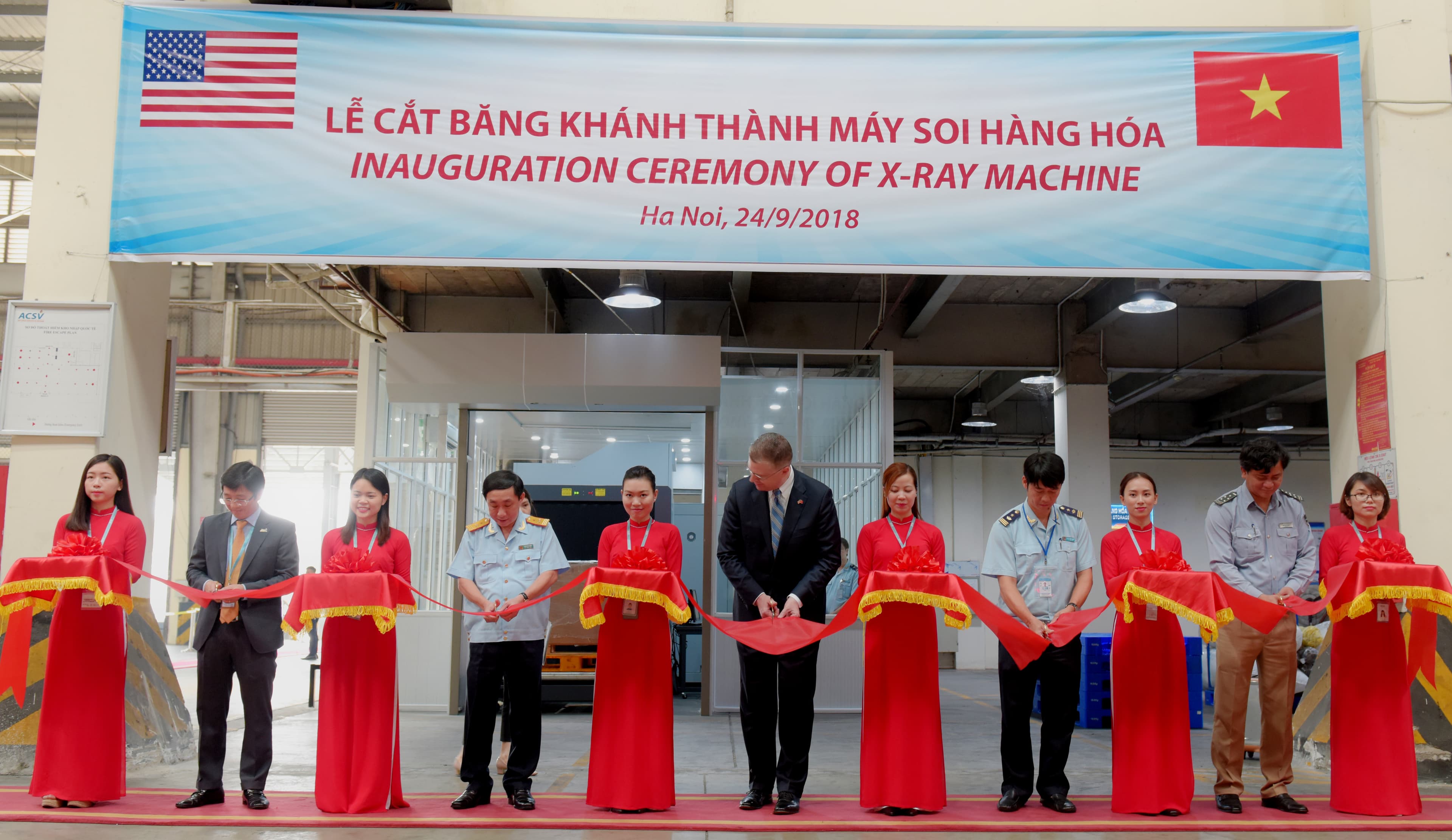 Hoa Kỳ tài trợ máy soi hàng hóa cho hải quan Việt Nam