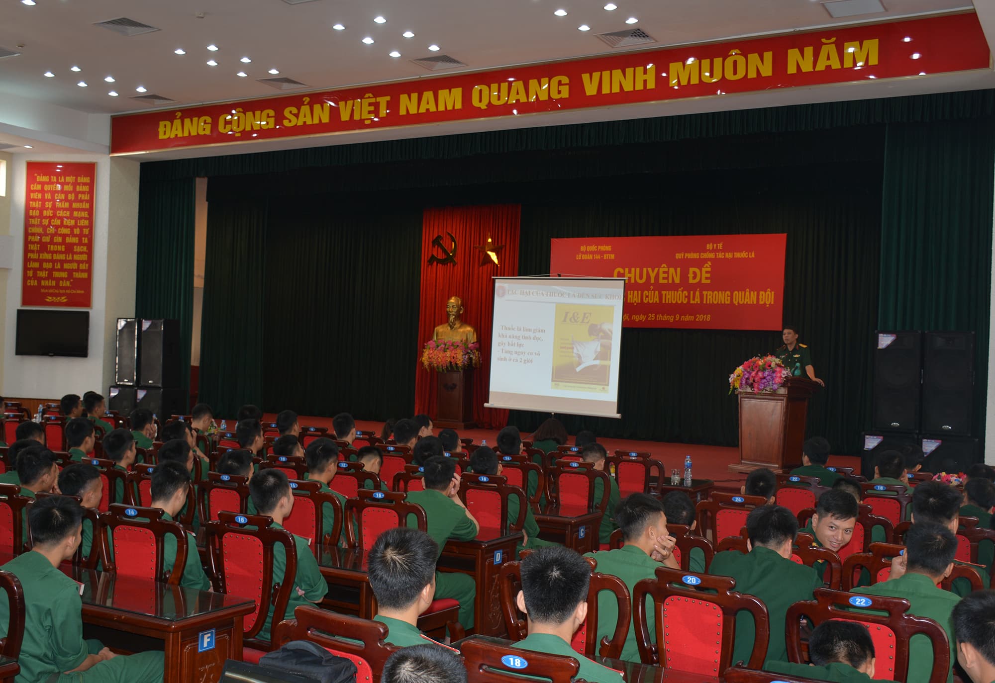 Đẩy mạnh tuyên truyền về phòng, chống tác hại của thuốc lá trong quân đội