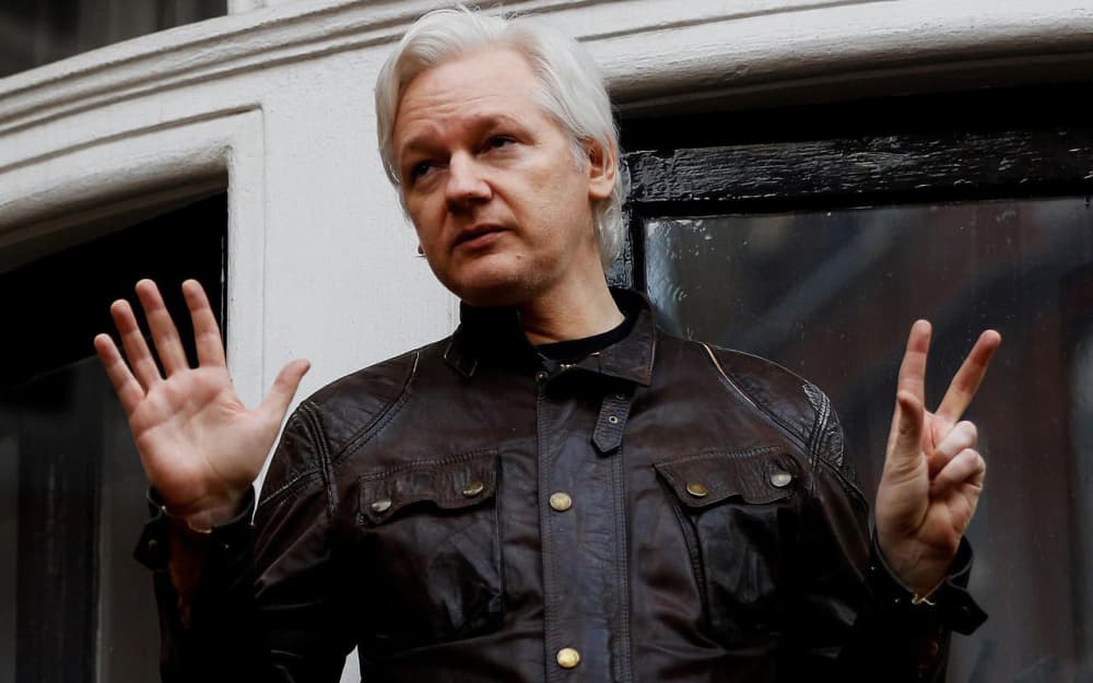 Nhà sáng lập trang mạng WikiLeaks từ chối nhập quốc tịch Ecuador