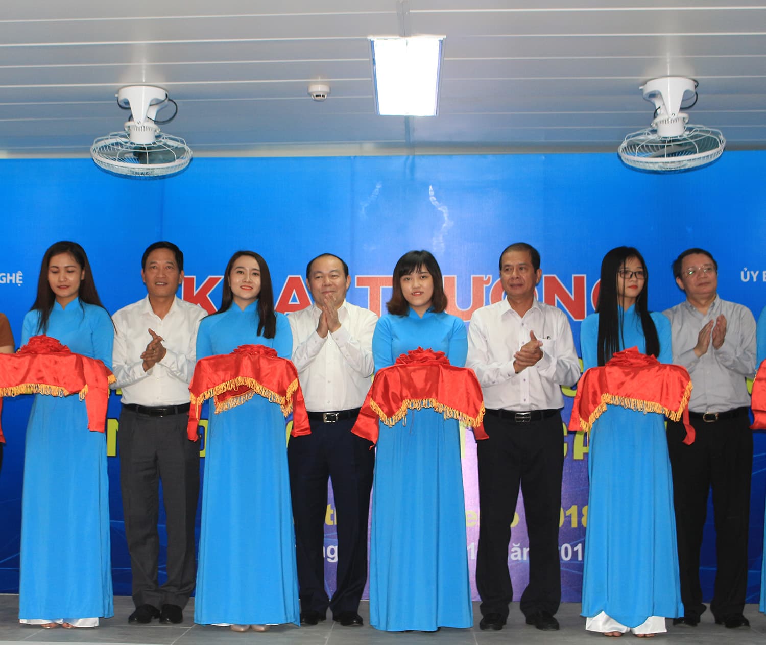 Khai trương điểm kết nối cung-cầu vùng Đồng bằng sông Cửu Long