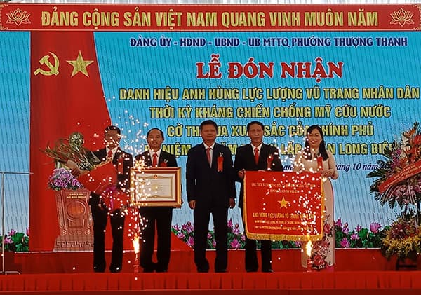 Phường Thượng Thanh đón nhận danh hiệu Anh hùng LLVT nhân dân