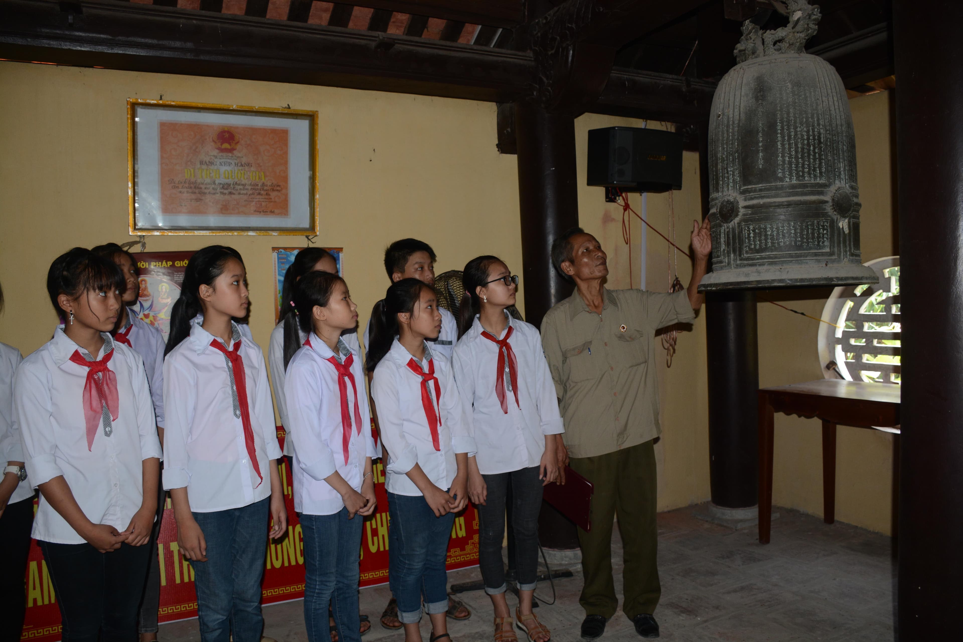 "Công dân danh dự" của quê hương Trầm Lộng