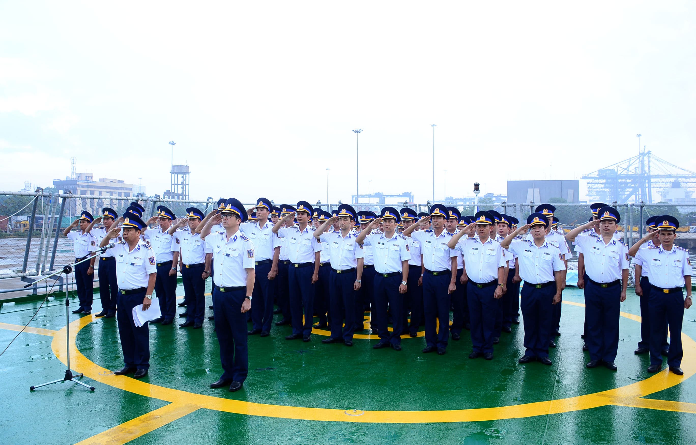 Tàu CSB 8001 tưởng niệm nguyên Tổng Bí thư Đỗ Mười tại Ấn Độ