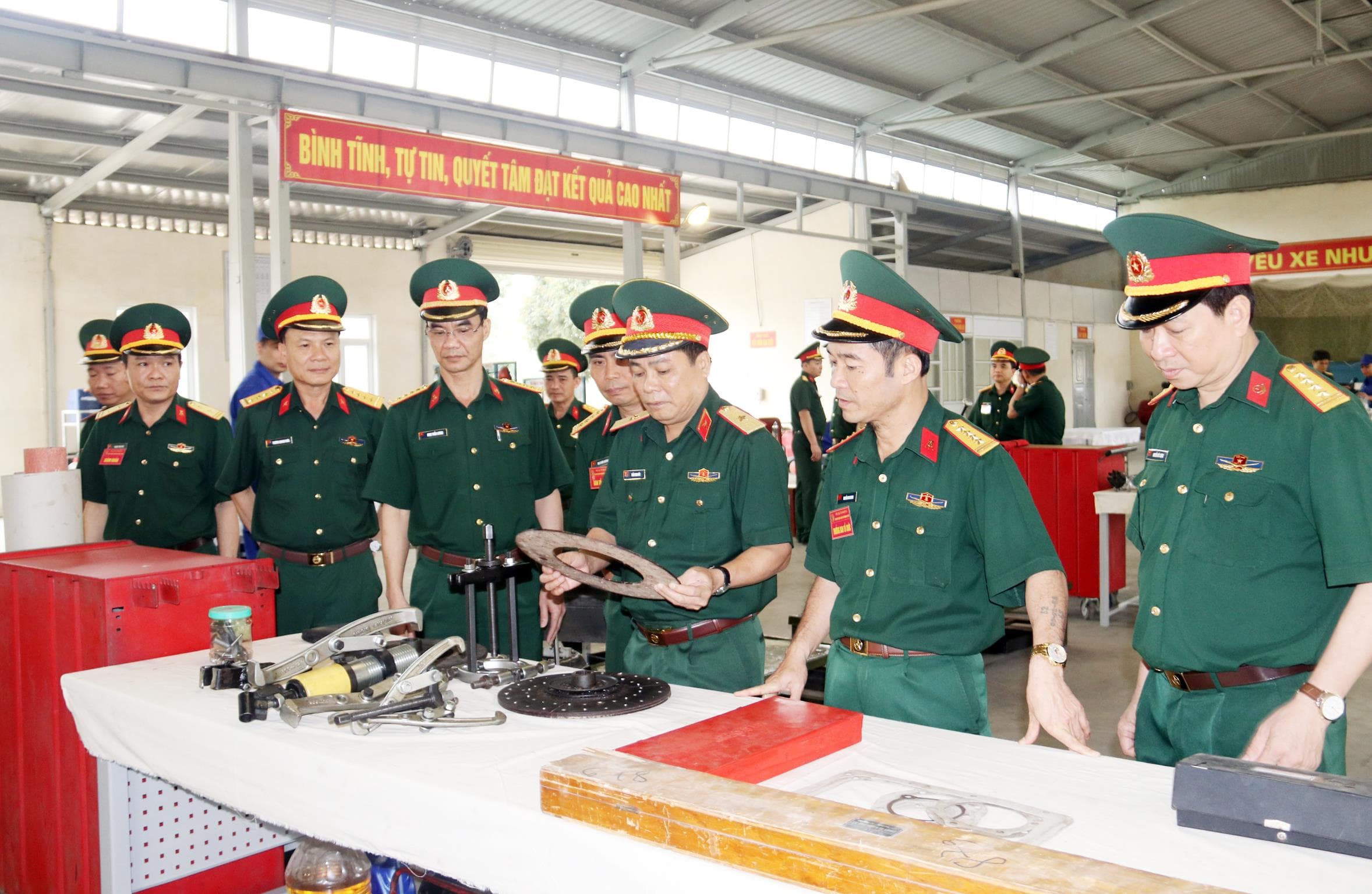 Thi đua là động lực thực hiện tốt công tác kỹ thuật xe-máy