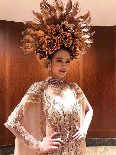 Nguyễn Phương Khánh đoạt Huy chương Vàng trang phục dân tộc Miss Earth 2018
