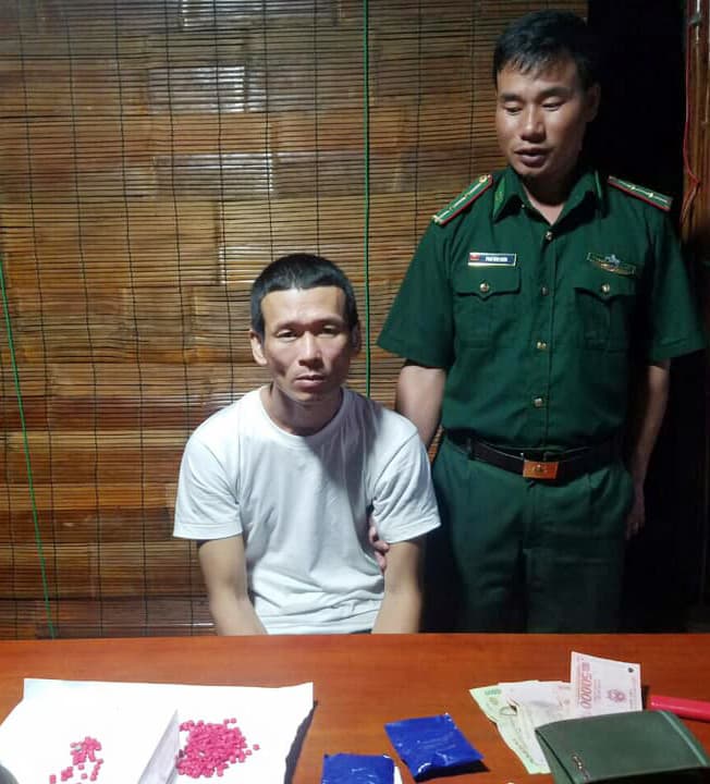 Bắt đối tượng vận chuyển gần 800 viên ma túy tổng hợp