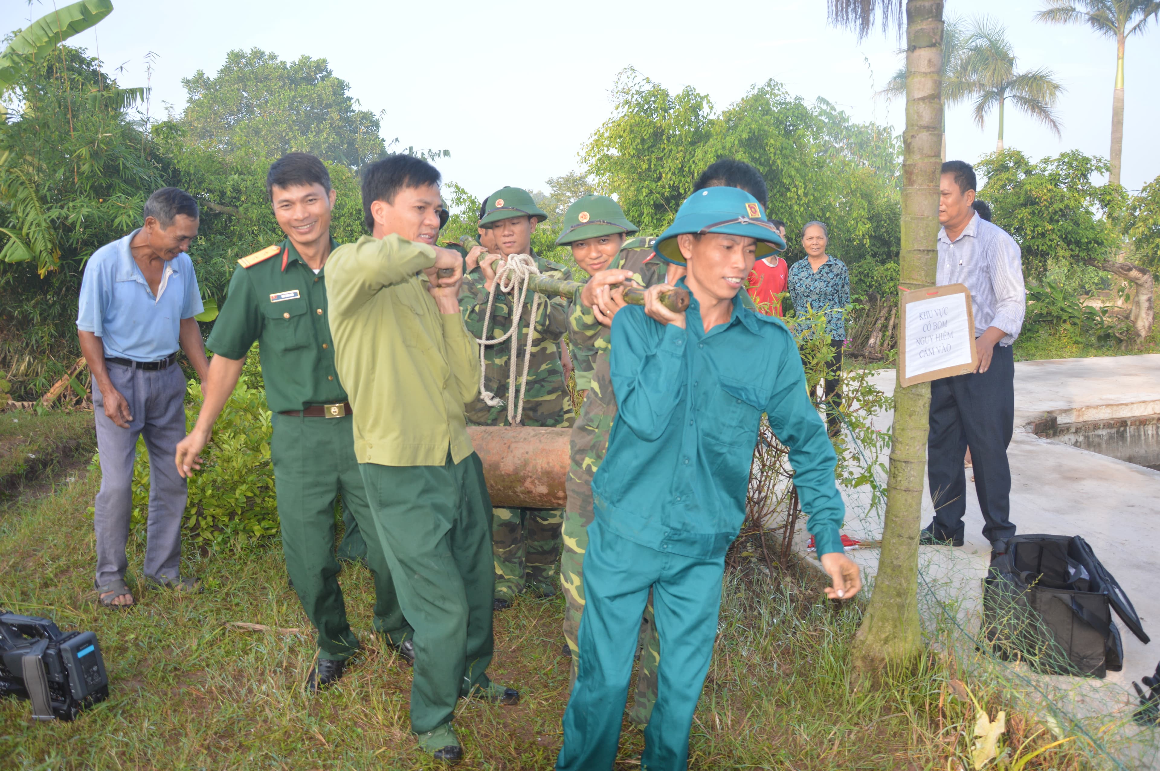 Bộ CHQS tỉnh Ninh Bình phá hủy thành công bom MK92