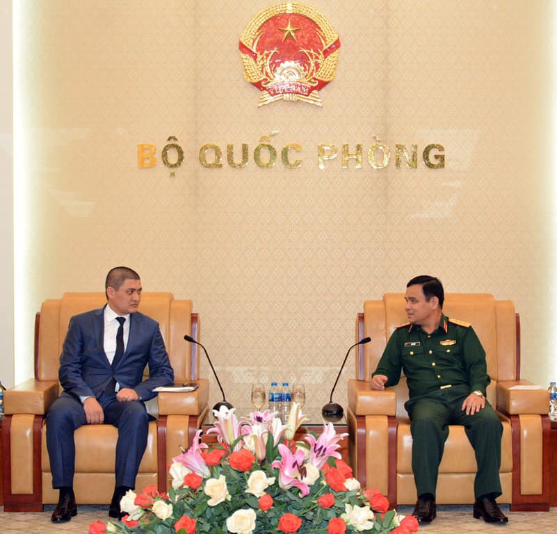 Đoàn Viện Công tố Quân sự Uzbekistan thăm Việt Nam