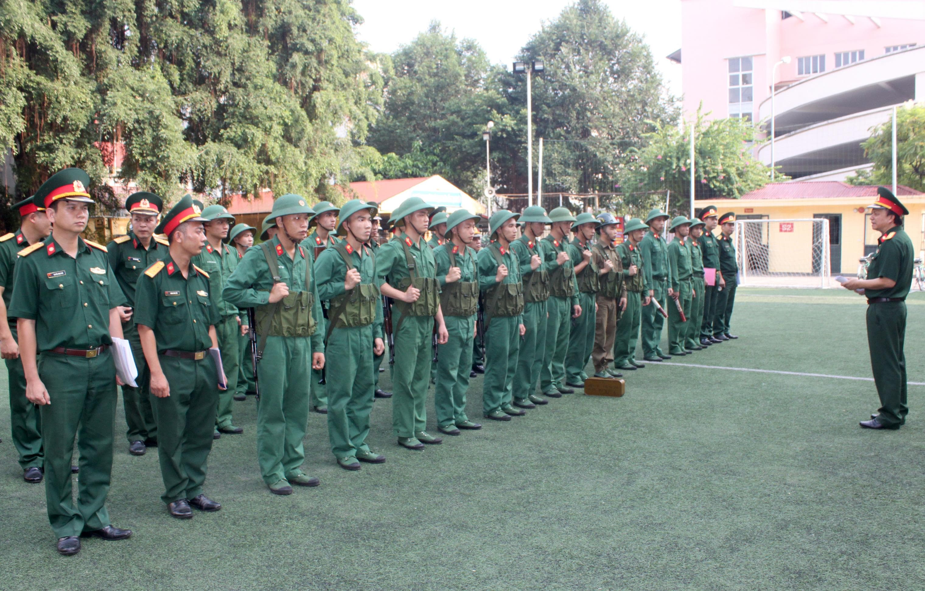 Tiếp nối truyền thống anh hùng, xây dựng đơn vị tiến lên hiện đại