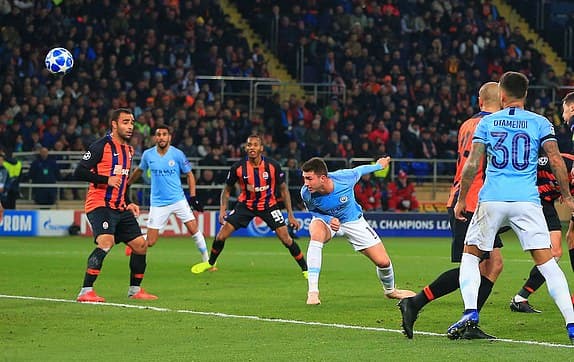Man City đại thắng, MU thất bại trên sân nhà