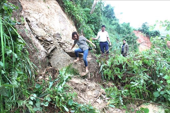 Hà Giang: Đã thông tuyến đường vào vùng bị cô lập do lũ ống
