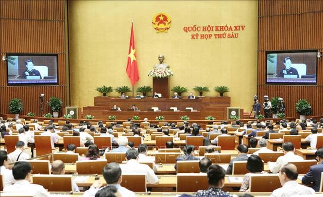 Chất vấn và trả lời chất vấn tại Kỳ họp thứ 6, Quốc hội khóa XIV: "Nóng" vấn đề sim rác, lãng phí sách giáo khoa, tiêu cực trong thi cử