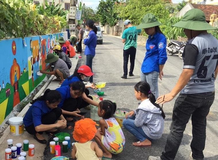 Hấp dẫn chương trình vẽ tranh tường bích họa