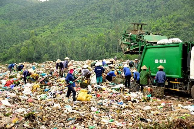 Bao giờ người dân hết cảnh sống chung với ô nhiễm?
