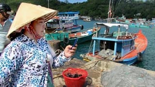 Hướng về bà con ngư dân, VNPT tăng thêm ưu đãi cho SIM biển đảo
