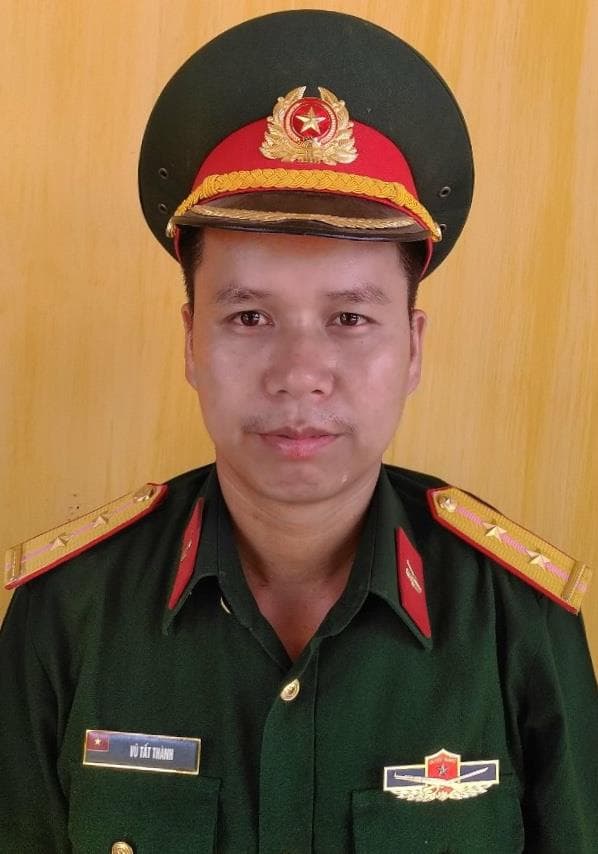 Hành động đẹp của Trung úy QNCN Vũ Tất Thành