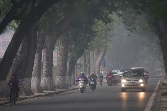 Bắc Bộ và Trung Bộ có mưa và dông, đề phòng thời tiết nguy hiểm
