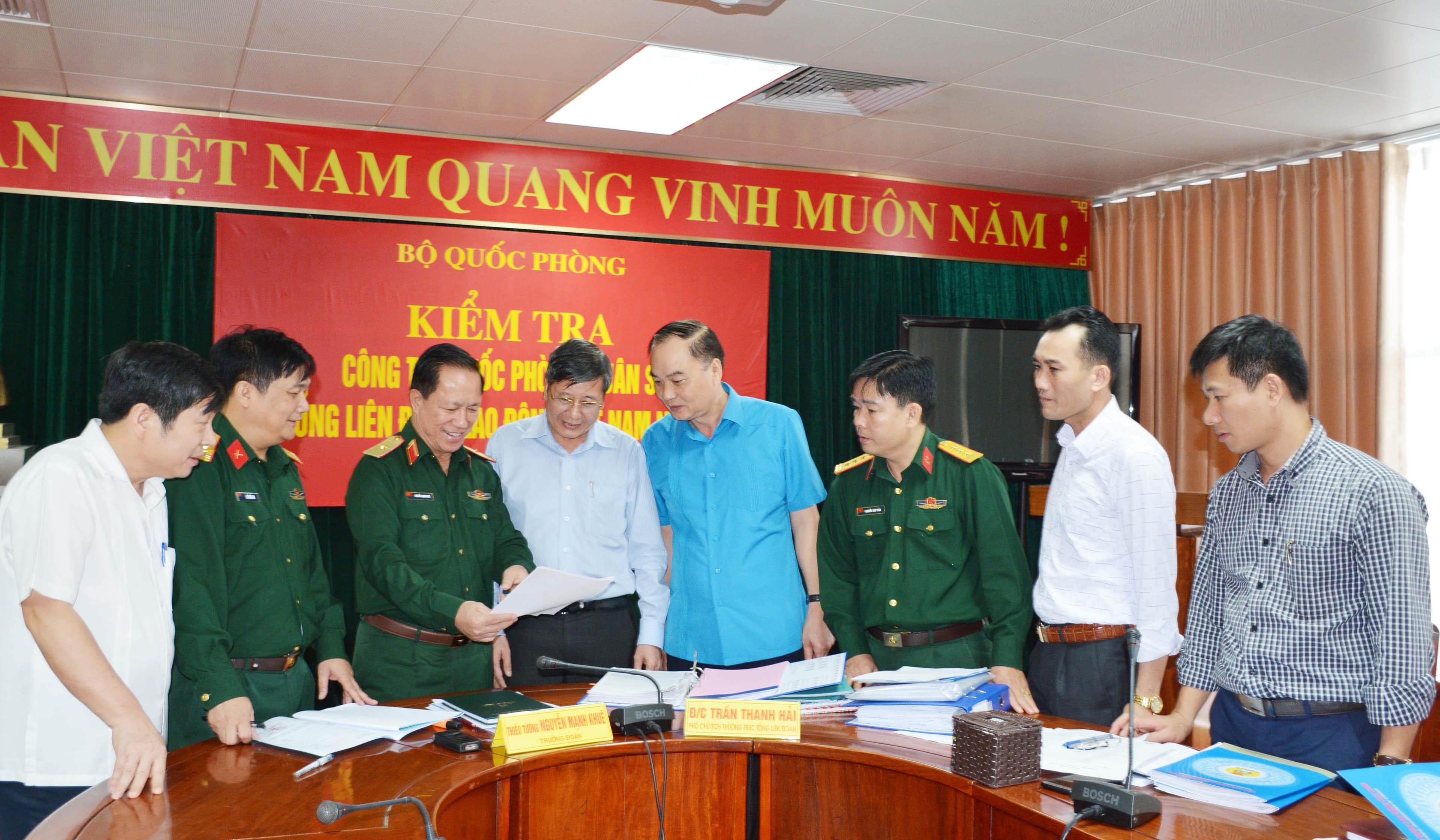 Phát huy vai trò của các bộ, ngành trong thực hiện nhiệm vụ quốc phòng