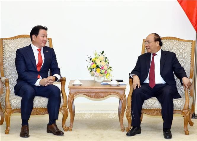 Thủ tướng Nguyễn Xuân Phúc tiếp Chủ tịch Tập đoàn SK Group, Hàn Quốc