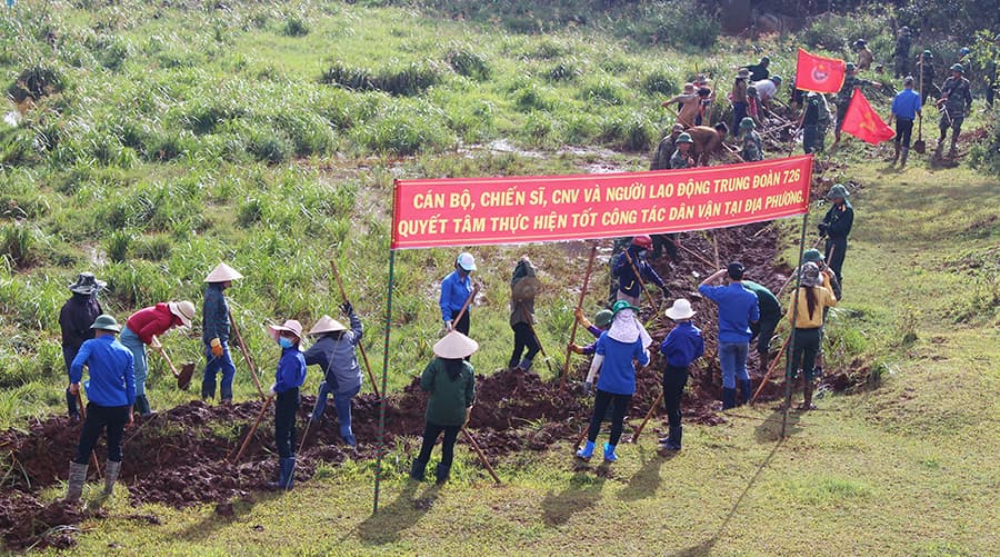 Ra quân làm công tác dân vận vùng đồng bào dân tộc thiểu số