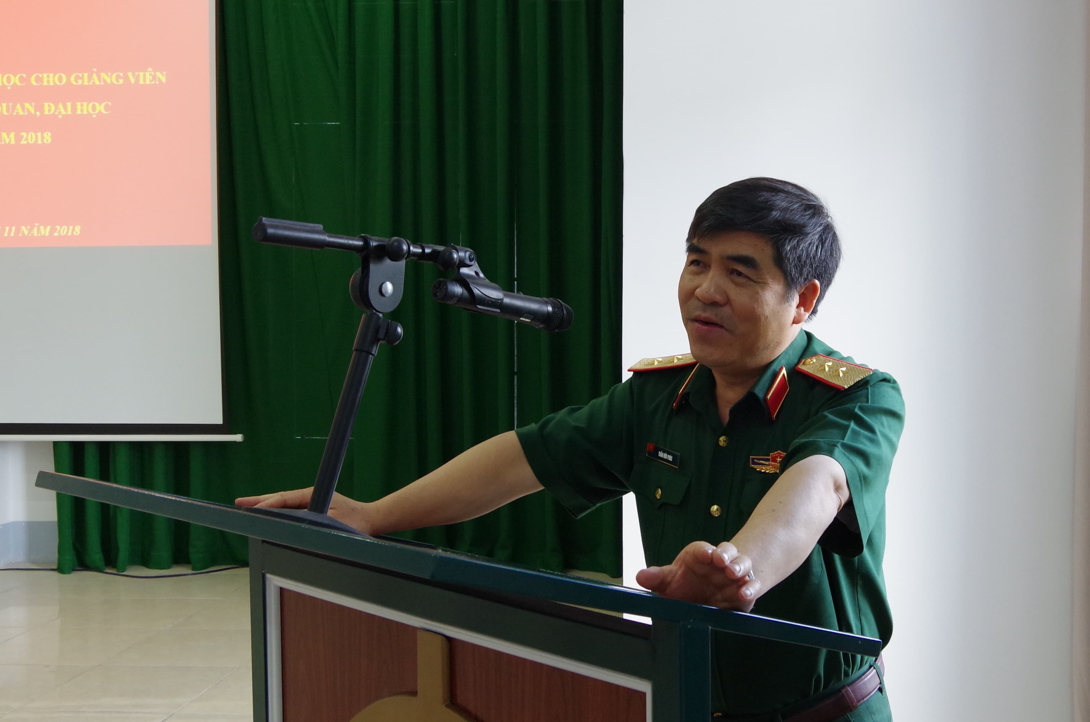 Bế mạc lớp tập huấn bồi dưỡng tin học cho giảng viên các học viện, nhà trường trong quân đội